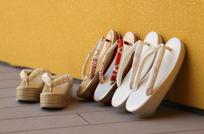 振袖用の草履の画像